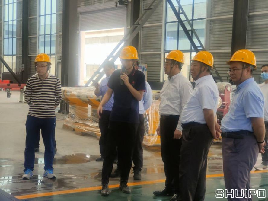 山東省科學院激光研究所所長賈中青、山東省機械設計研究院院長林江海帶領激光、高端裝備領域?qū)＜乙恍?人到水泊焊割實地調(diào)研2